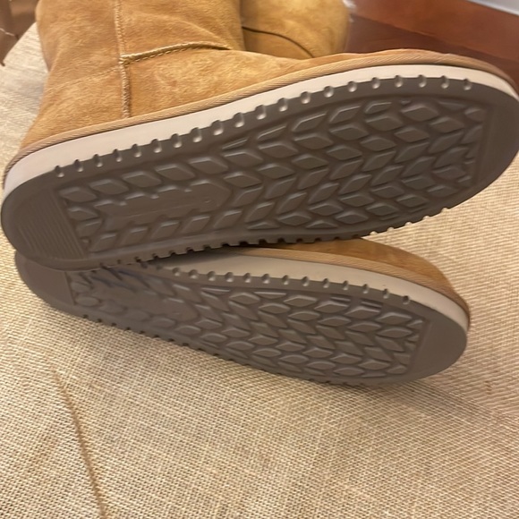 UGG Boots - Picture 9 of 12